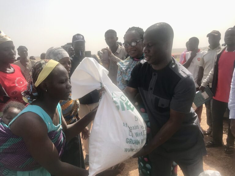 Agrolog donate foodstuffs worth N20m to victims of banditry attacks in Kaduna