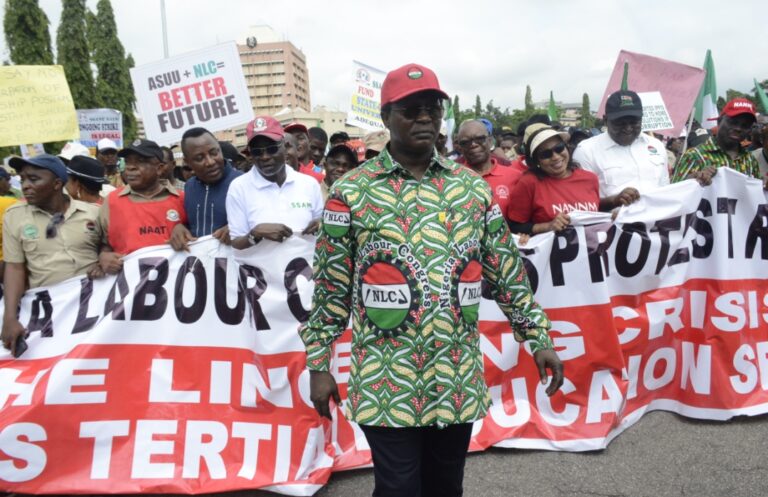 Photo news: NLC President leads ASUU protest to National Assembly