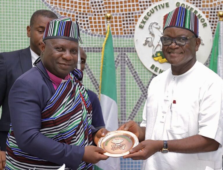 CAN President presents gift to Ortom for achievements