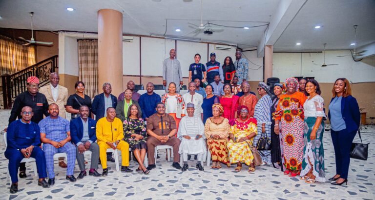 Pam meets with tour operators ahead of 2022 Christian pilgrimage