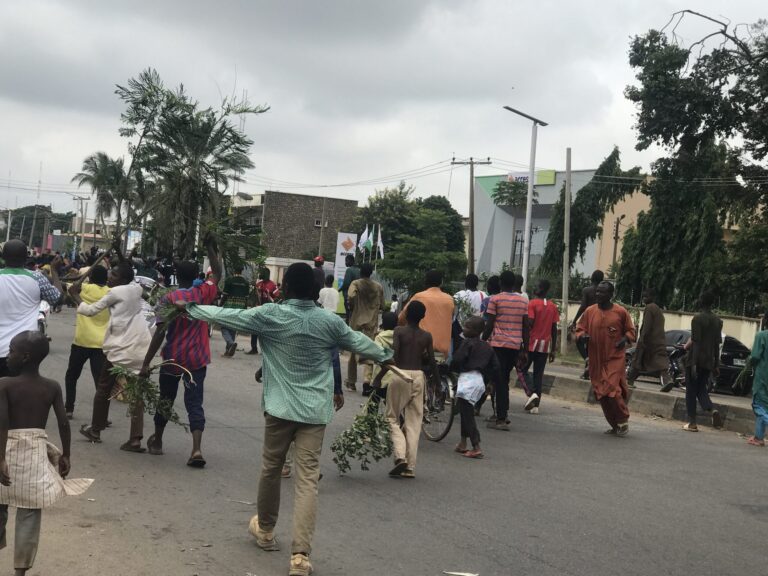 Hoodlums attack Kaduna bank, vandalise vehicles    