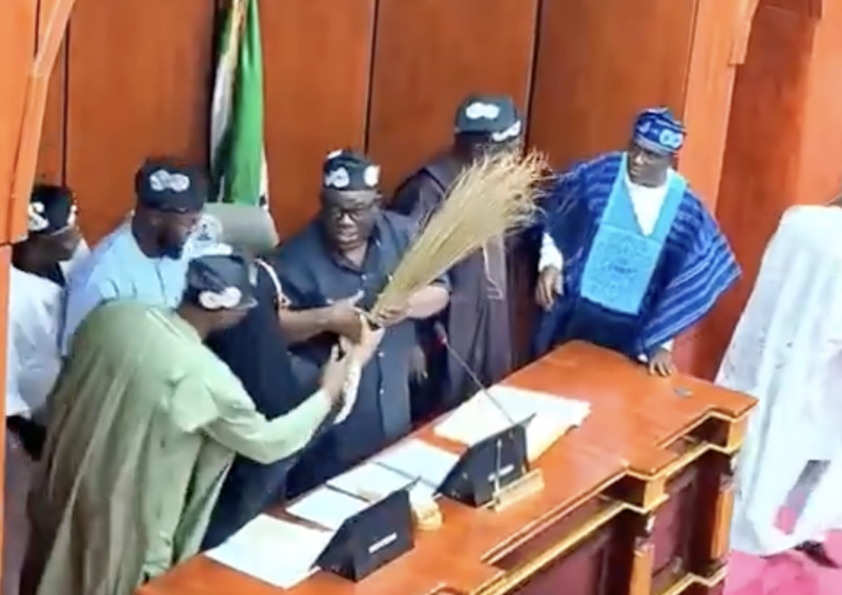 Taraba speaker, lawmakers dump PDP for APC ahead of Kefas’ planned defection